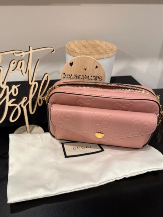 GU001. GUCCI, GG Super Mini Debossed Shoulder/Crossbody Bag w/Dust Bag & COA - Picture 1 of 3